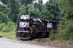 NS 3399 leads train P94 around the wye onto the K line